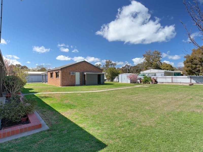 150-152 Hoddle Street, Howlong NSW 2643