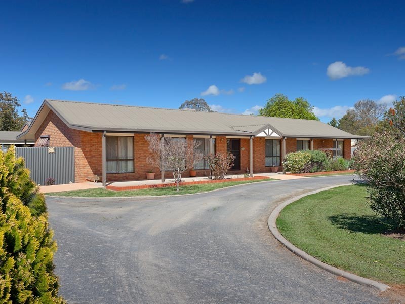 150-152 Hoddle Street, Howlong NSW 2643