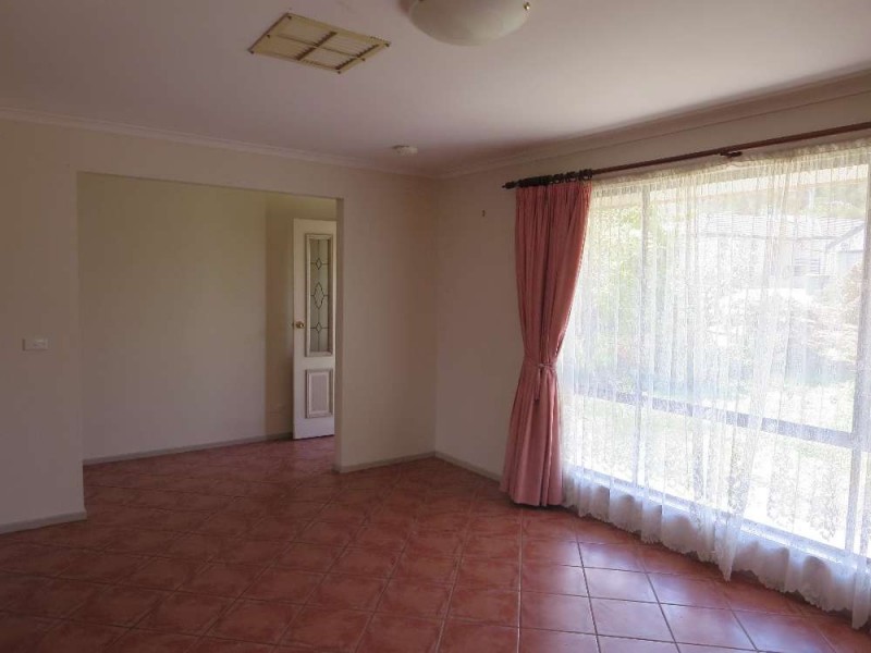 5 Darrambal Drive, Lavington NSW 2641