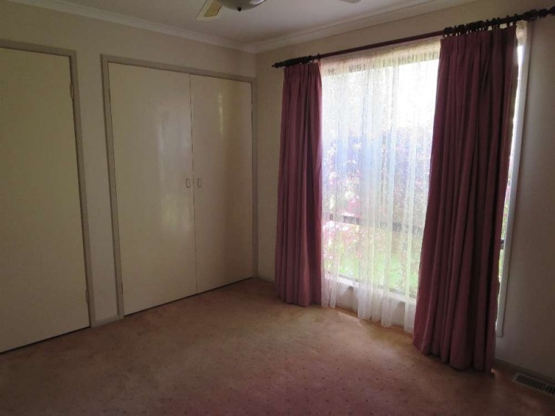 5 Darrambal Drive, Lavington NSW 2641