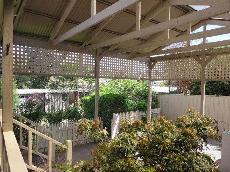 5 Darrambal Drive, Lavington NSW 2641