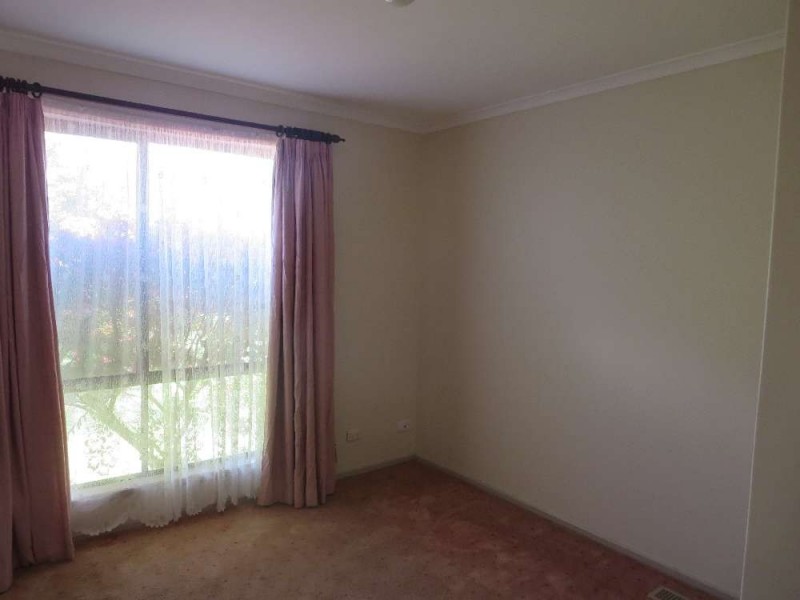 5 Darrambal Drive, Lavington NSW 2641