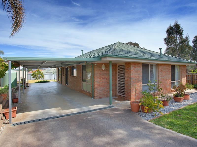 11 Manuka Court, Thurgoona NSW 2640