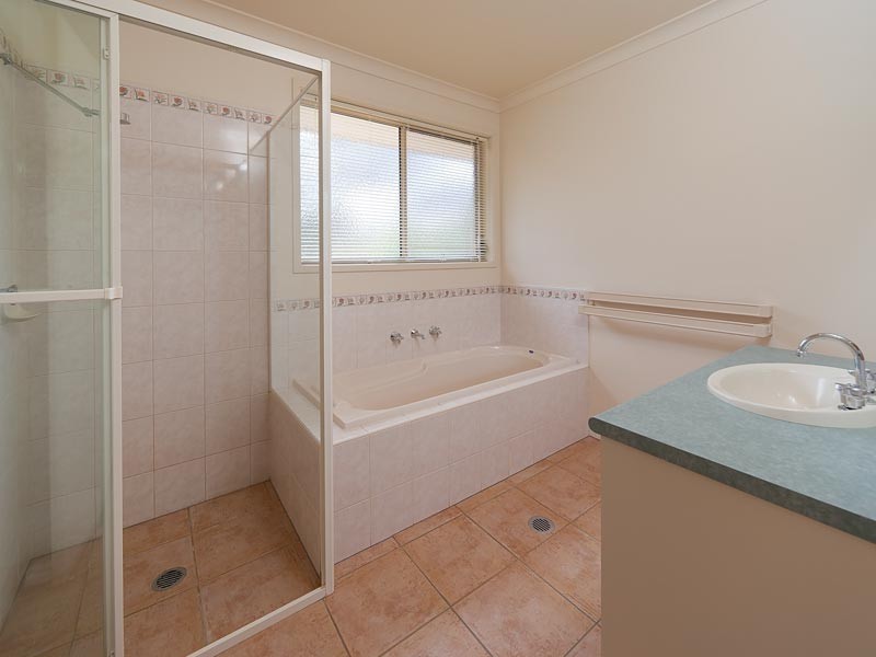 11 Manuka Court, Thurgoona NSW 2640