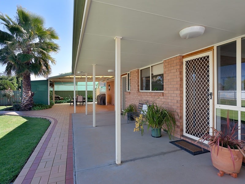 125 Larmer Street, Howlong NSW 2643