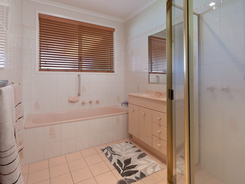 125 Larmer Street, Howlong NSW 2643