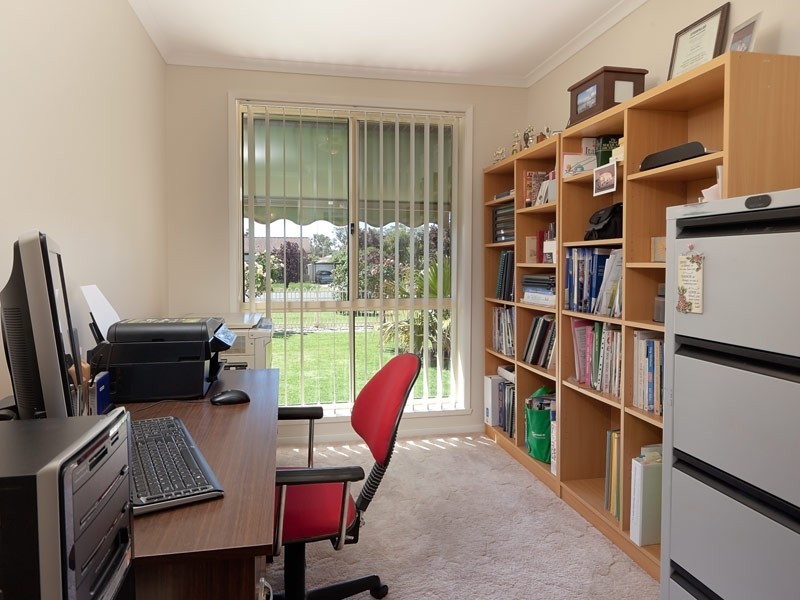 125 Larmer Street, Howlong NSW 2643