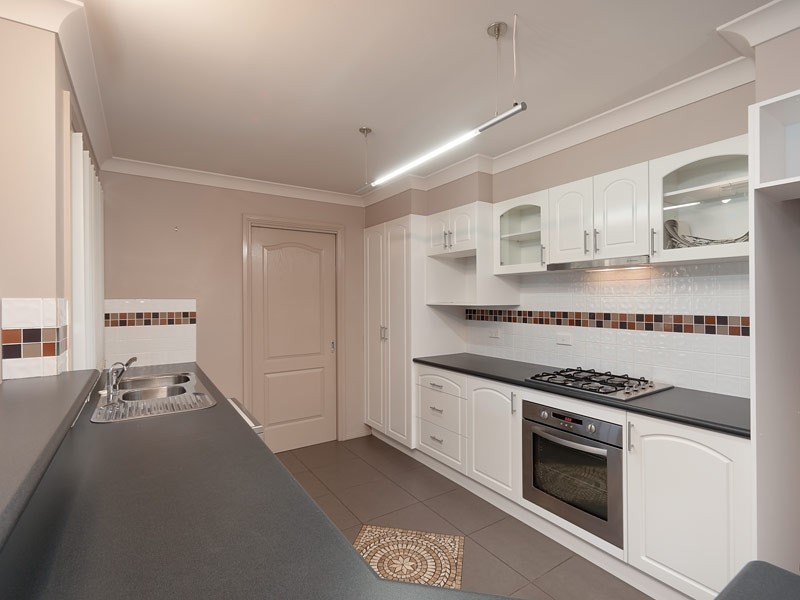 8 Willaroo Street, Thurgoona NSW 2640
