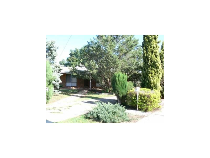 4 Thomas Place, Culcairn NSW 2660