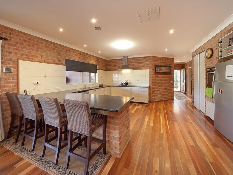 26 Russell Street, Howlong NSW 2643