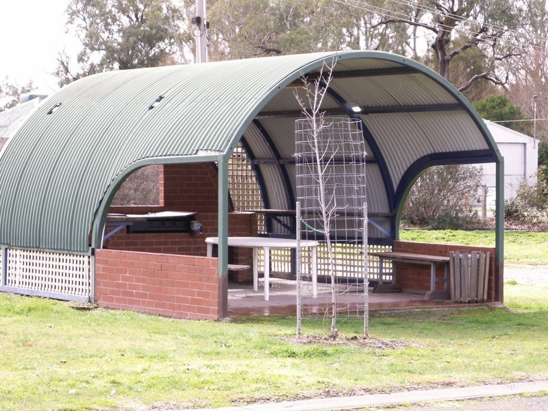110 Kergunyah Rd, Kergunyah VIC 3691
