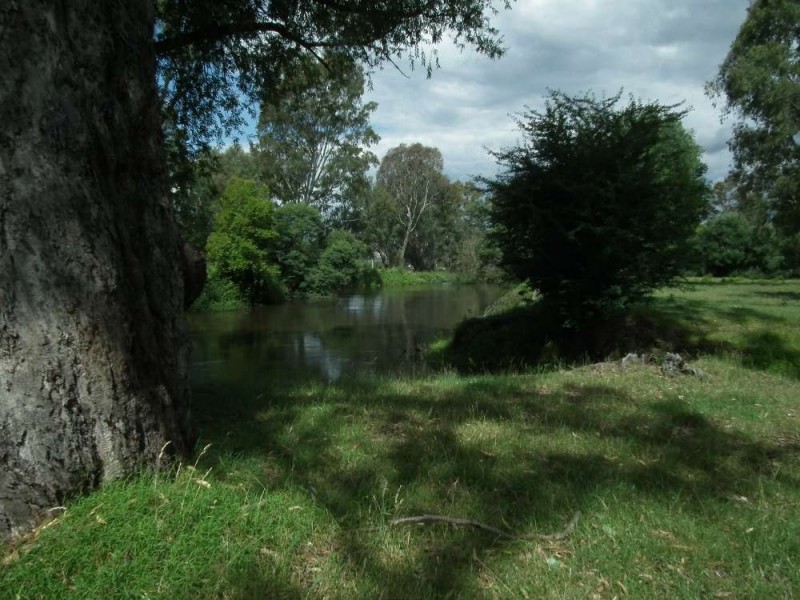 110 Kergunyah Rd, Kergunyah VIC 3691