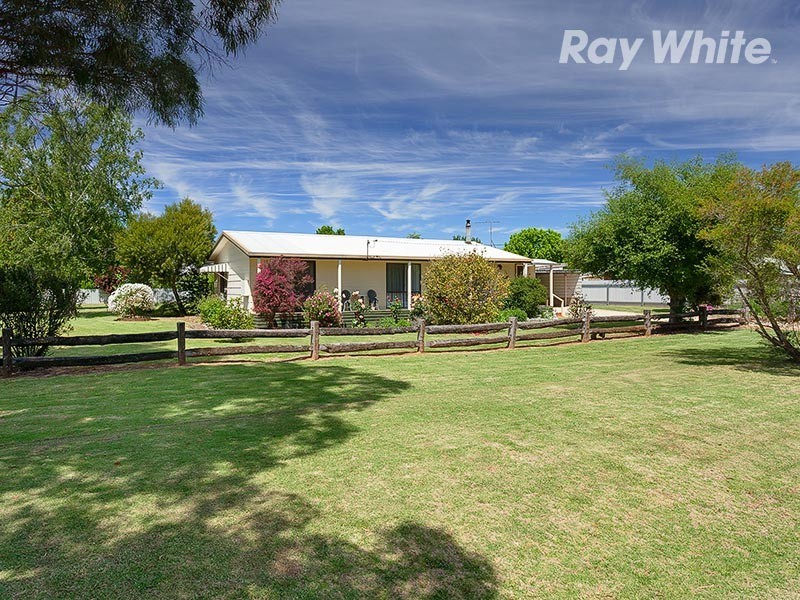 106 Hoddle Street, Howlong NSW 2643