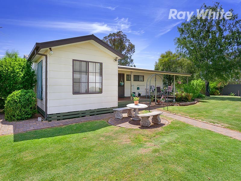 106 Hoddle Street, Howlong NSW 2643