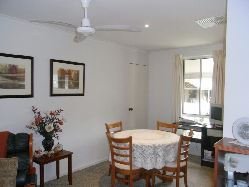 2/26 Wentworth Court, Lavington NSW 2641