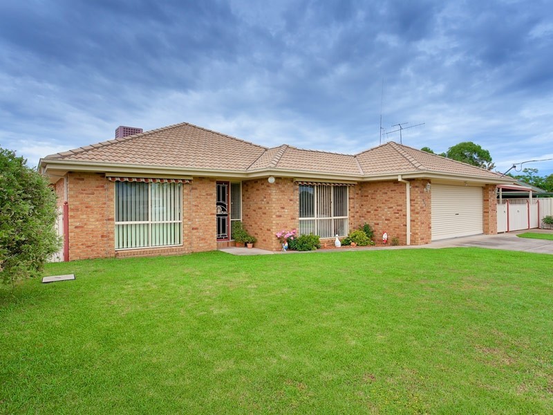136 High Street, Howlong NSW 2643