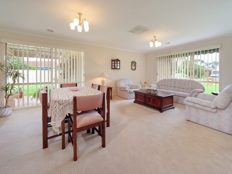 136 High Street, Howlong NSW 2643