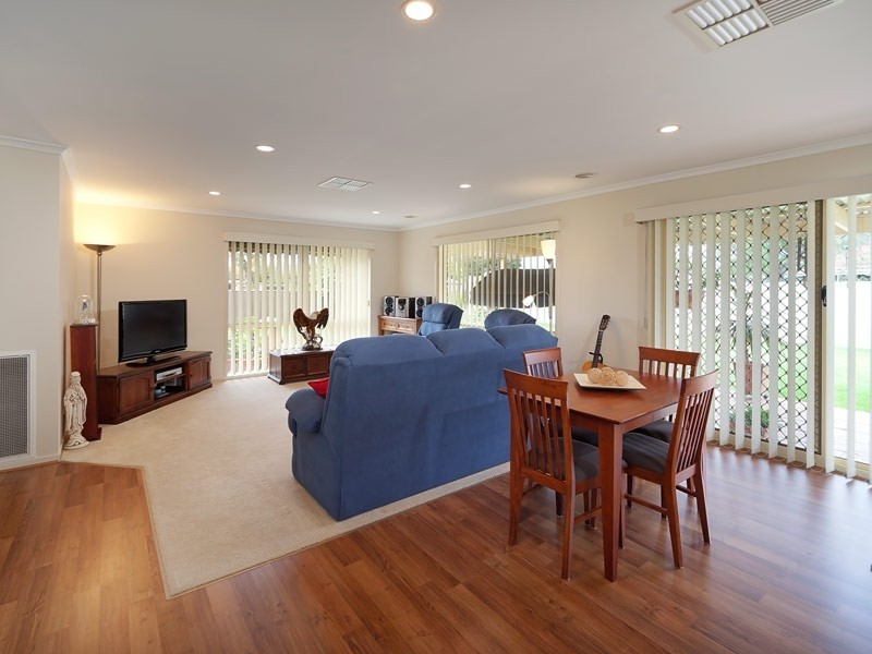 136 High Street, Howlong NSW 2643