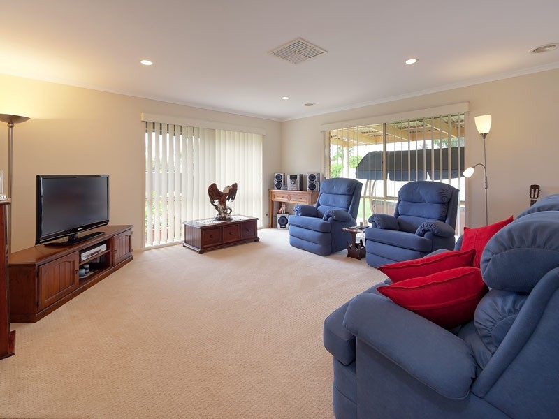 136 High Street, Howlong NSW 2643