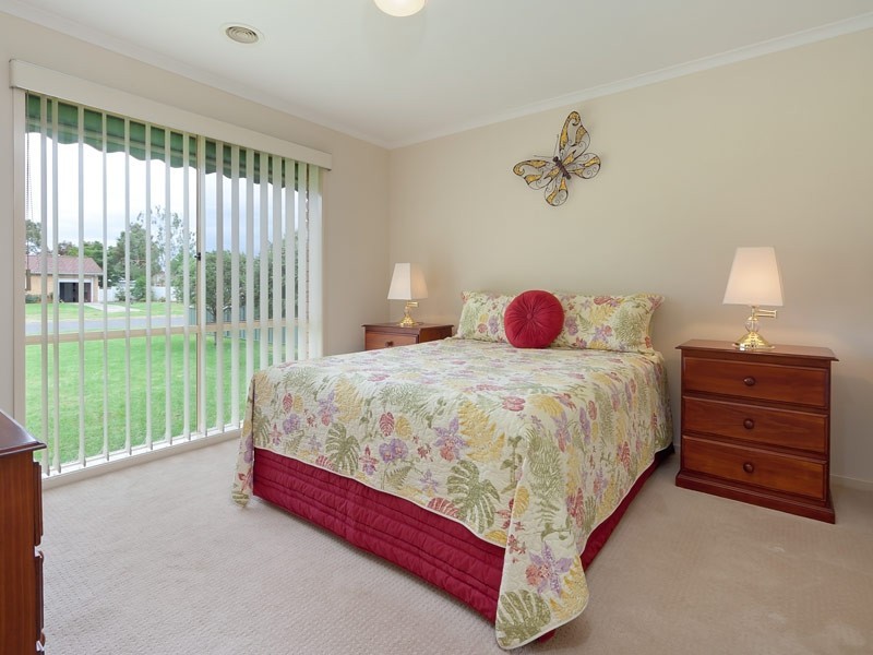 136 High Street, Howlong NSW 2643