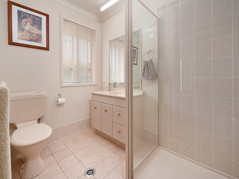 136 High Street, Howlong NSW 2643