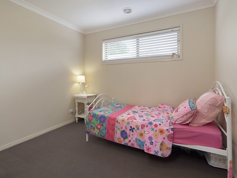 7 William Place, Howlong NSW 2643