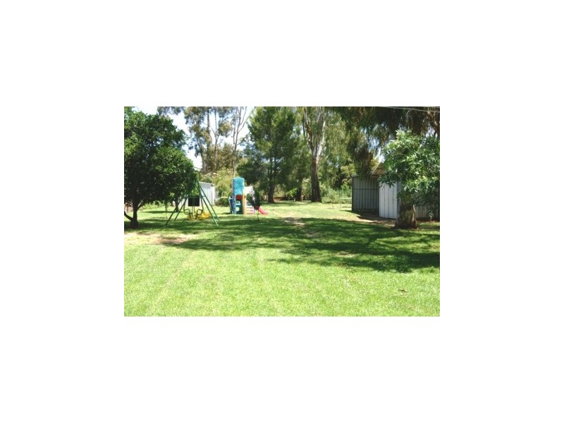 30 Kennedy Street, Howlong NSW 2643