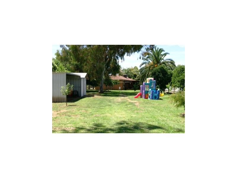 30 Kennedy Street, Howlong NSW 2643