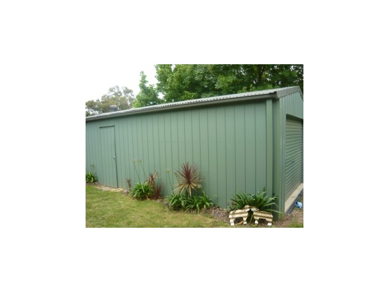 7 Troon Court, Thurgoona NSW 2640