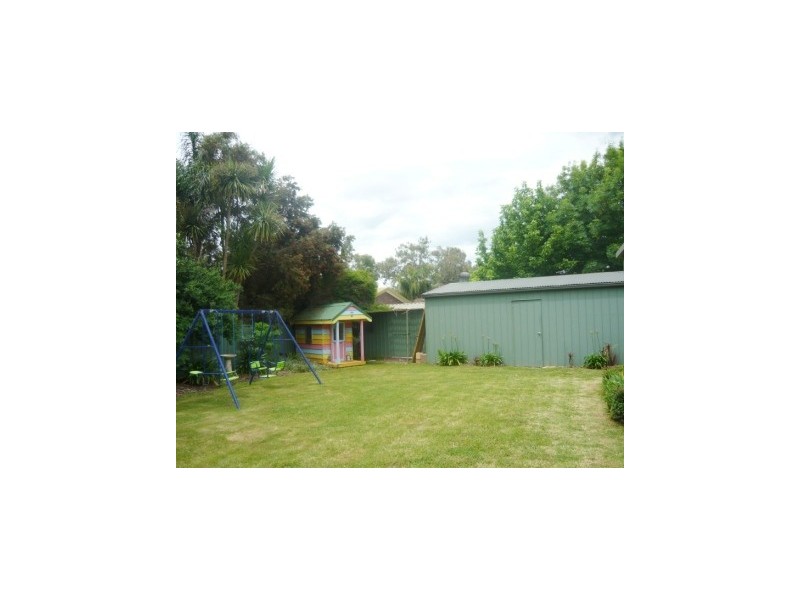 7 Troon Court, Thurgoona NSW 2640