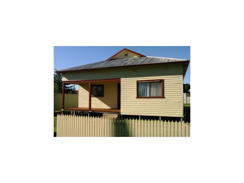 70 Pell Street, Howlong NSW 2643