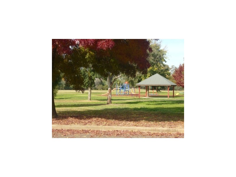 78 Michelle Avenue, Lavington NSW 2641