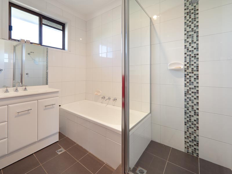 574 Heathwood Avenue, Lavington NSW 2641