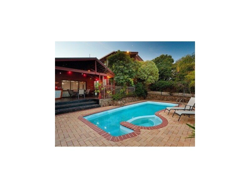 38 Mountain View Drive, Lavington NSW 2641