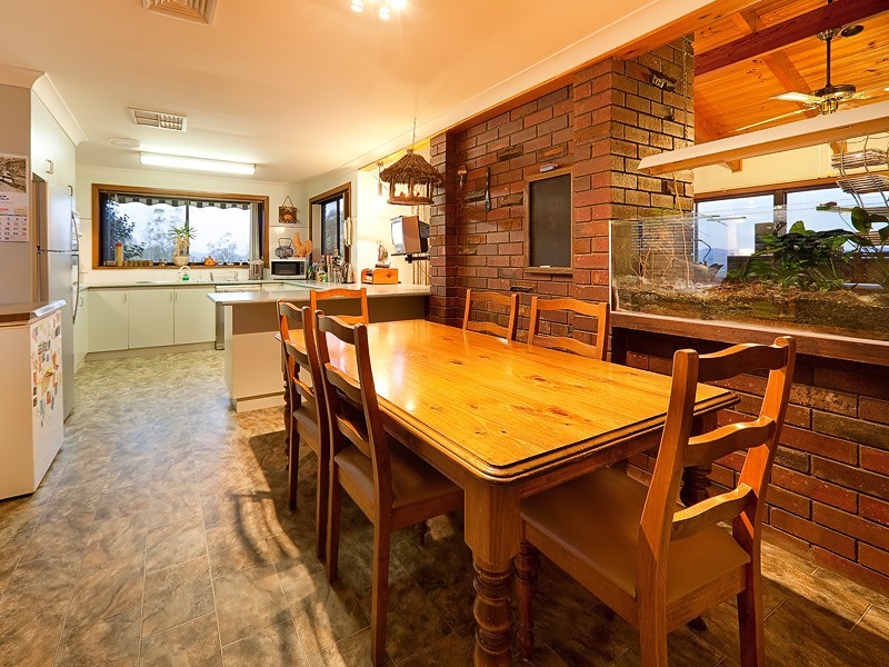 38 Mountain View Drive, Lavington NSW 2641