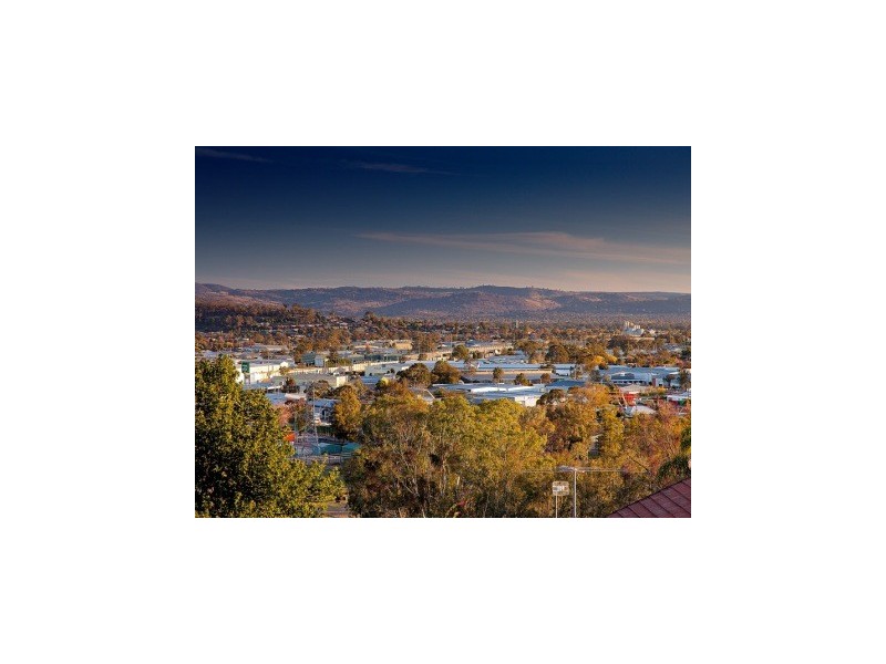 38 Mountain View Drive, Lavington NSW 2641