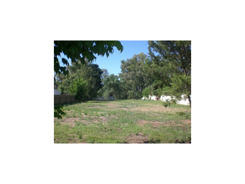 96 Victoria Street, Howlong NSW 2643