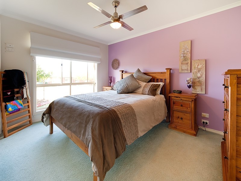 8 Bartholomew Street (Norris Park), Lavington NSW 2641