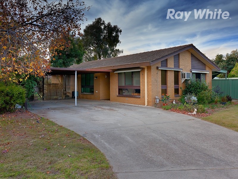 83 Pell Street, Howlong NSW 2643