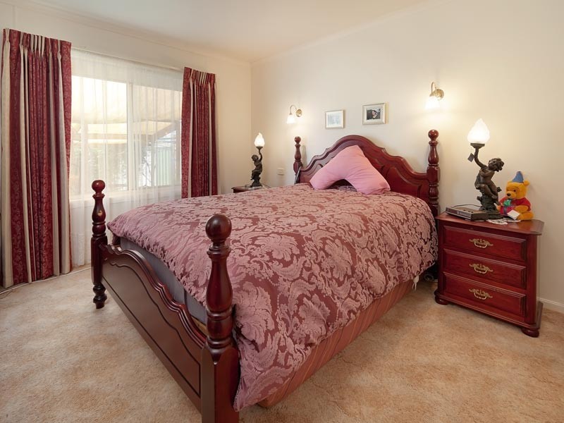 144 Townsend Street, Howlong NSW 2643