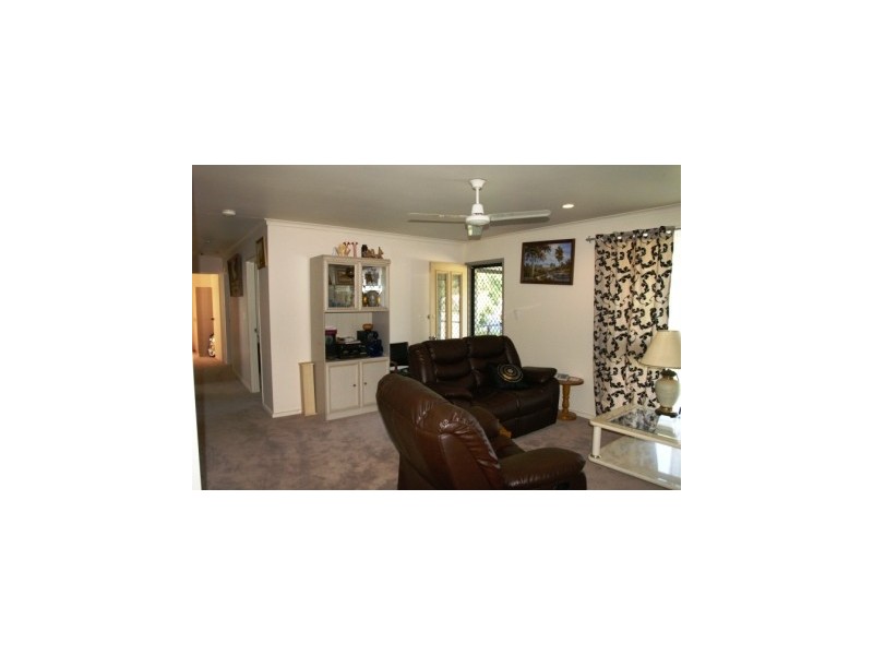126 Sturt Street, Howlong NSW 2643