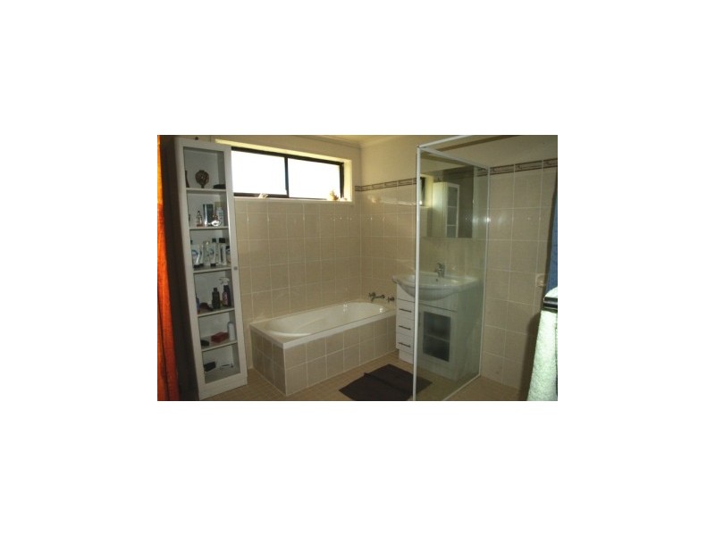 126 Sturt Street, Howlong NSW 2643