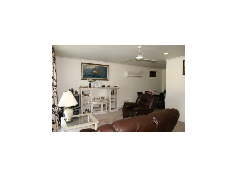 126 Sturt Street, Howlong NSW 2643