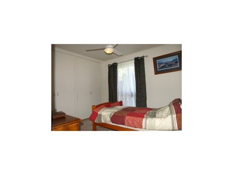 126 Sturt Street, Howlong NSW 2643