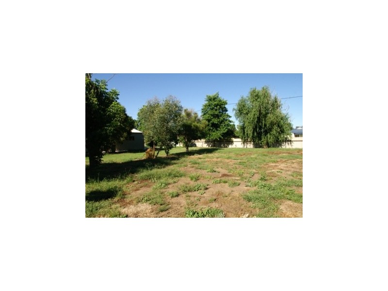 126 Sturt Street, Howlong NSW 2643