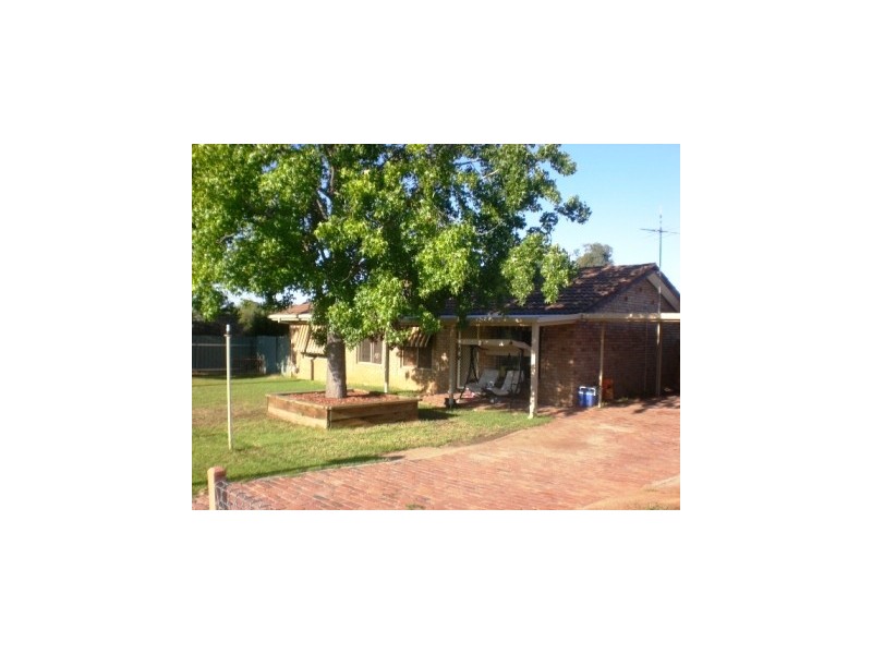 135 Hammer Street, Howlong NSW 2643