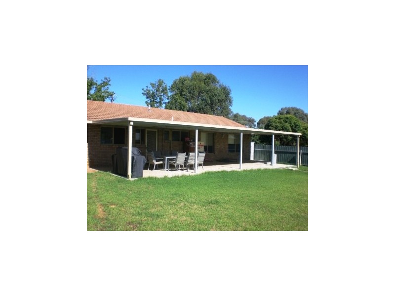 135 Hammer Street, Howlong NSW 2643