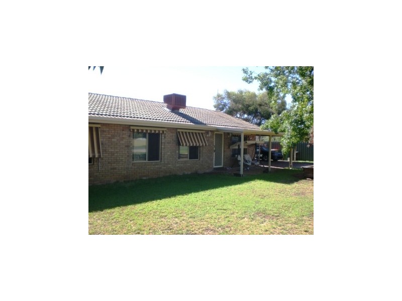 135 Hammer Street, Howlong NSW 2643