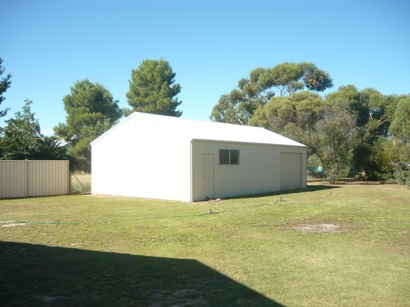 17 Jacob Street, Burrumbuttock NSW 2642