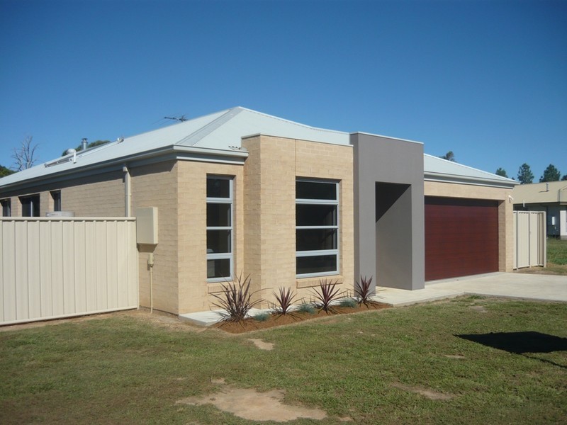 17 Jacob Street, Burrumbuttock NSW 2642